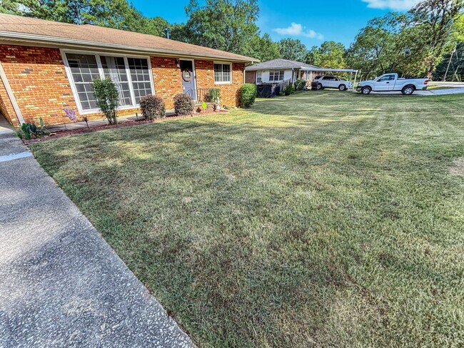 Building Photo - Spacious 3 BR/2 BA in Powder Springs!