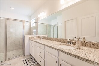 Building Photo - 3305 Altimira Dr