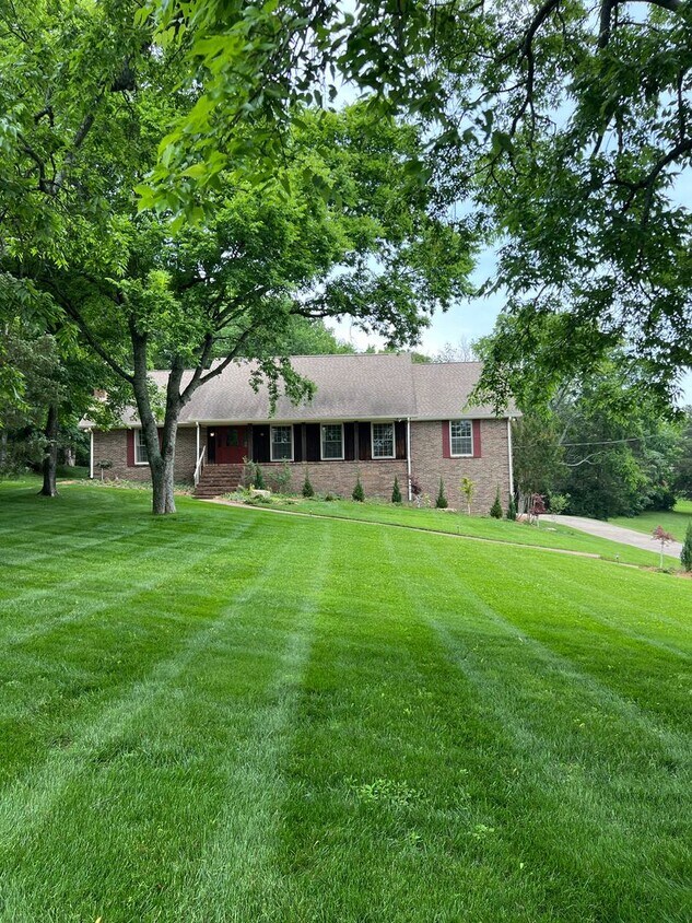 Primary Photo - Single Family Home on almost an acre, 4 be...