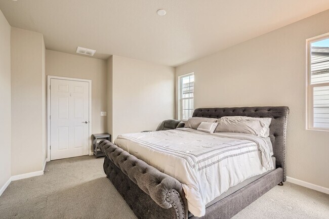 Building Photo - New Build 3 BDR Erie Townhome