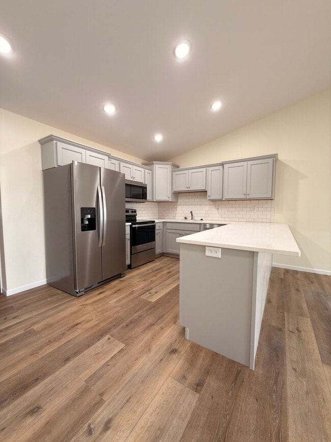 Building Photo - 3032-MF3-E4