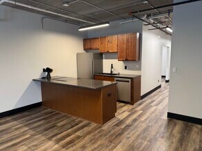 Building Photo - 217 S Badger Ave