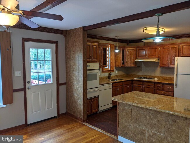 Building Photo - 9817 Green Apple Turn