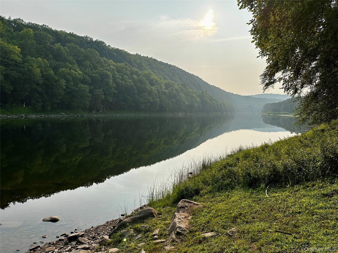 Primary Photo - 2971 NY-97
