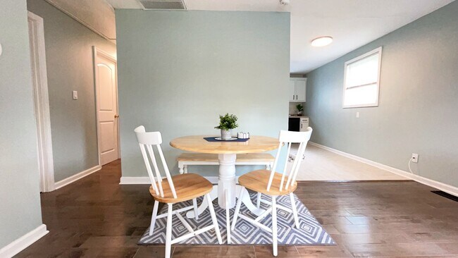 Building Photo - 10639 Broadway Street, Unit 10637