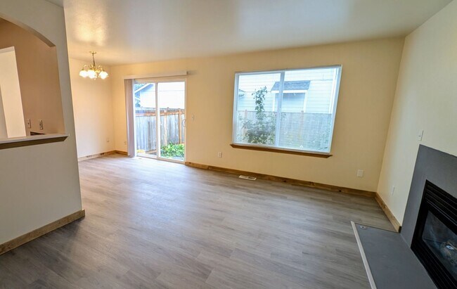 Foto del edificio - Arlington - Gleneagle Duplex