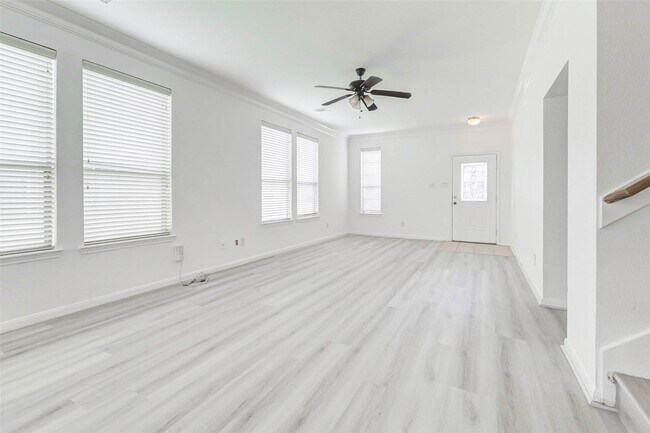 Foto del edificio - 8115 Barnes Ridge Ln