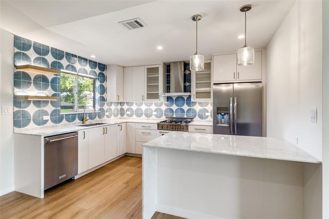 Foto principal - 3837 Clubway Ln