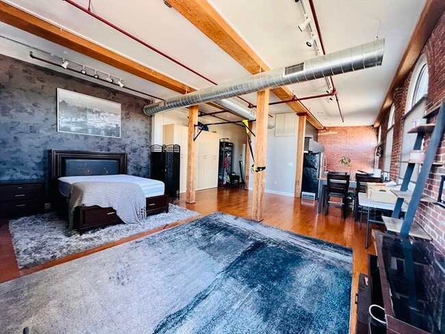 Building Photo - 229 Brighton Ave