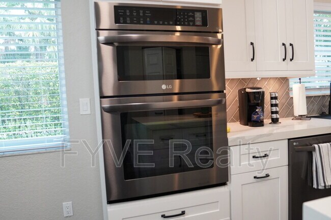 Foto del edificio - 915 NW 126th Ave