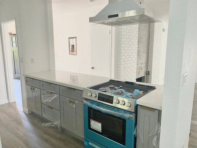 Foto del edificio - 3625 McLaughlin Ave