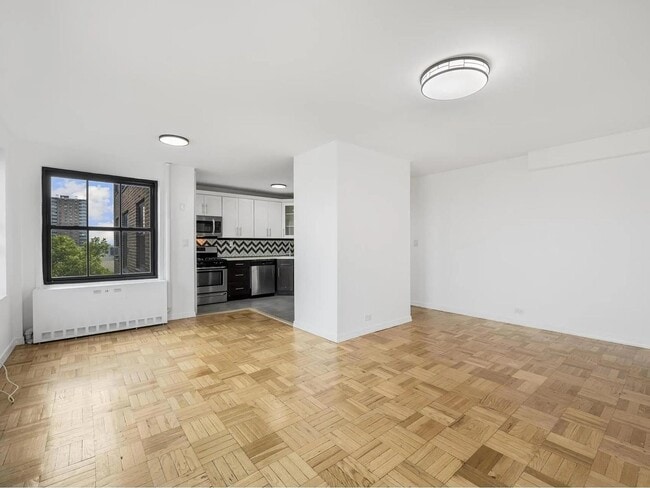 Building Photo - 325 Clinton Ave