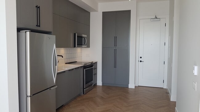 Photo du bâtiment - 10168-10168 149 St