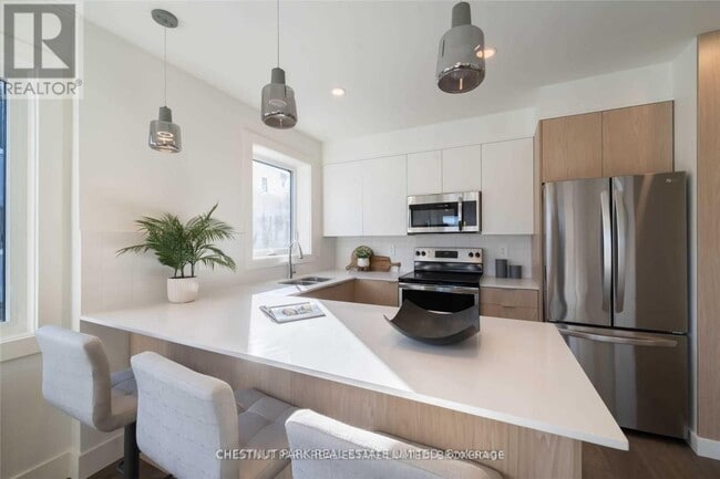 Photo du bâtiment - 1472 Avenue Rd