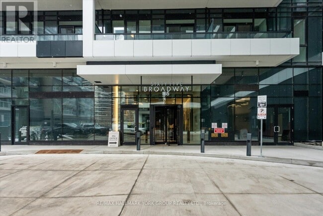 Photo du bâtiment - 65 Broadway Ave