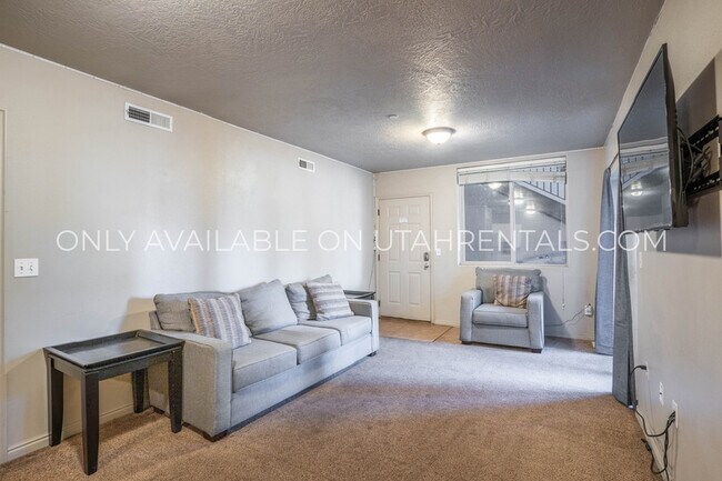 Building Photo - 837 E 620 N