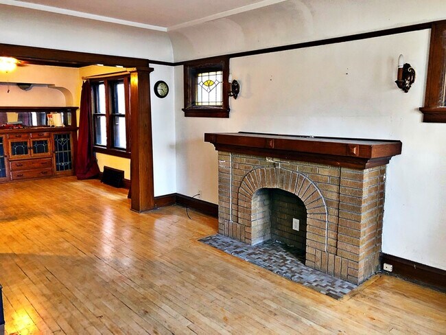 Building Photo - 2474 S Burrell St