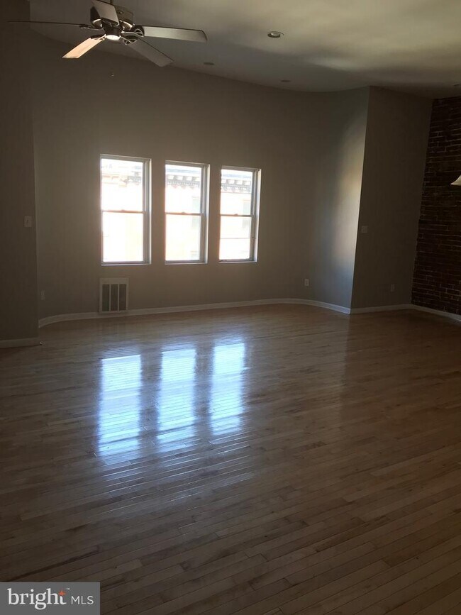 Foto del edificio - 3163 Frankford Ave
