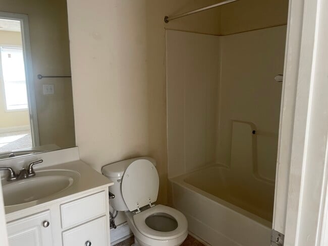 Photo - 105 Westchester Dr Townhome