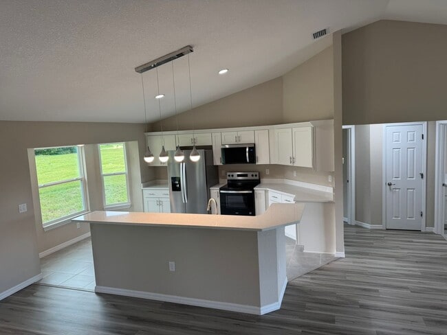 Building Photo - Stunning Brand-New 3BR/2BA Block Home