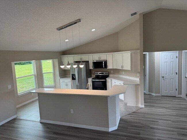 Foto del edificio - Stunning Brand-New 3BR/2BA Block Home