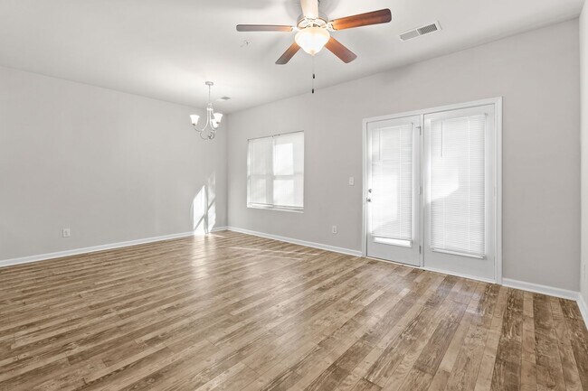 Foto del edificio - 3 bed 2.5 bath Townhome in Jonesboro!