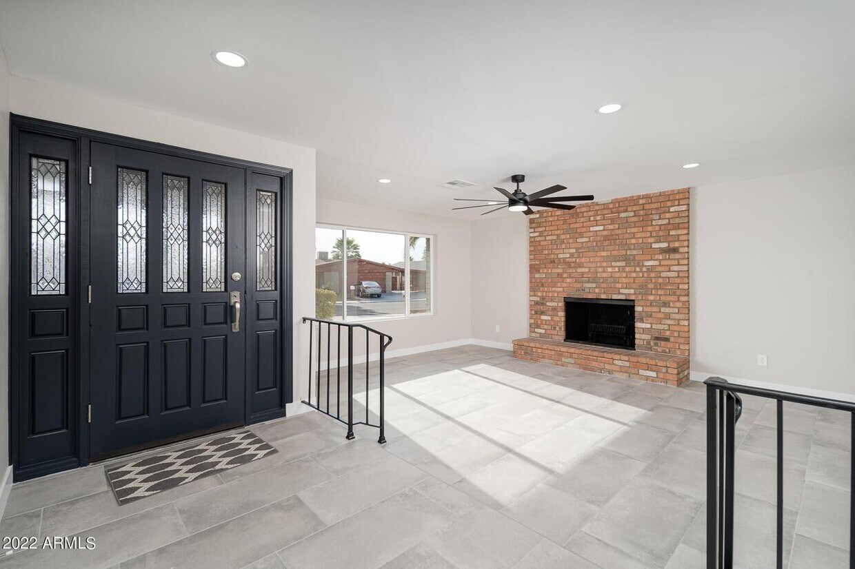 Primary Photo - 9209 N 48th Dr