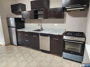 Building Photo - 68 W Main St