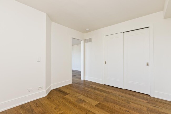 Foto del edificio - 1 bedroom in Chicago IL 60613