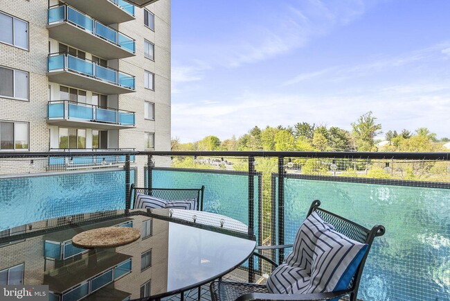 Building Photo - 10500 Rockville Pike