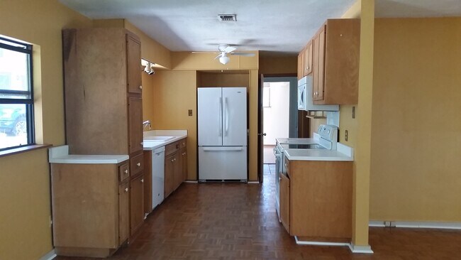 Foto del edificio - 617 Wilson Rd