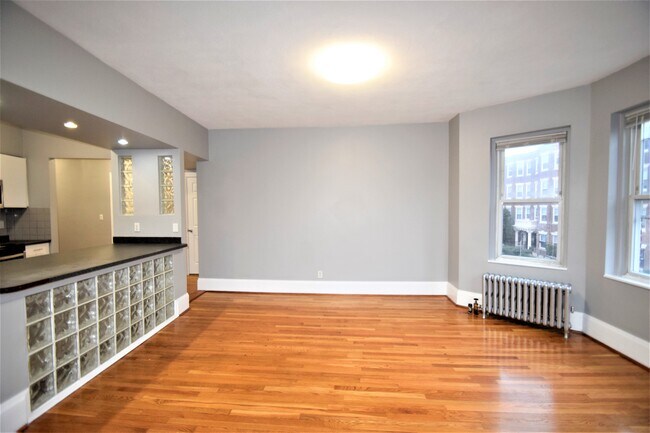 Foto del edificio - 18 Glenville Ave