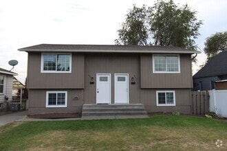 Building Photo - 828 E Gordon Ave