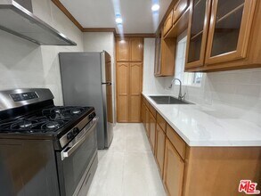 Building Photo - 1126 N Formosa Ave