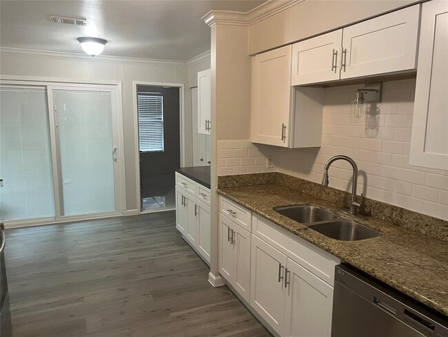 Building Photo - 2238 Willow Point Dr