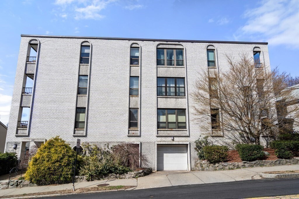 Foto principal - 405 Langley Rd