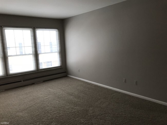 Building Photo - 2 br, 1 bath  - 3225 Benjamin Ave Apt 11