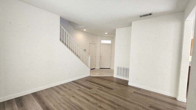 Foto del edificio - 3 Bedroom House in Sunset Glen Community