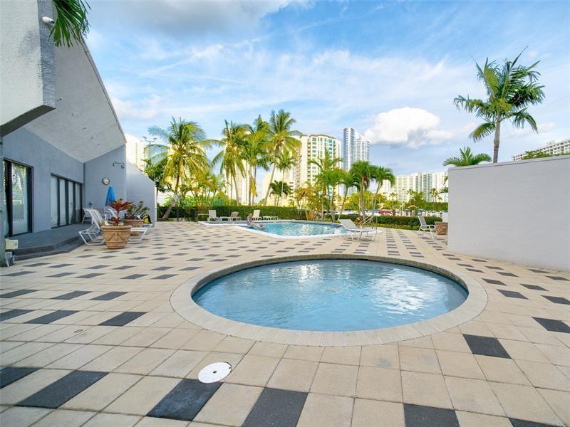Foto del edificio - 237 Poinciana Dr