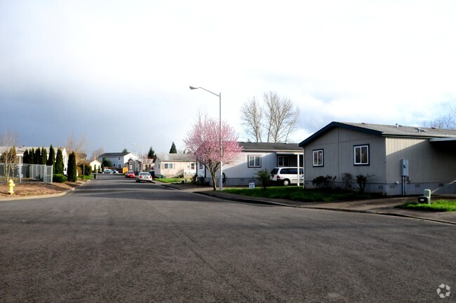 Building Photo - Prairie Village