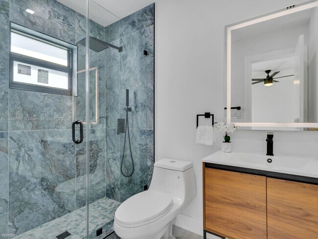 Foto del edificio - 4 br, 4.5 bath House - 17680 SW 54th St