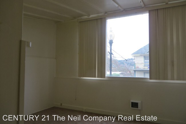 Building Photo - 402 SE Jackson St