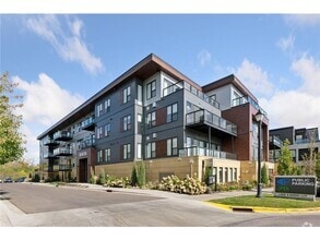 Building Photo - 253 Lake St E