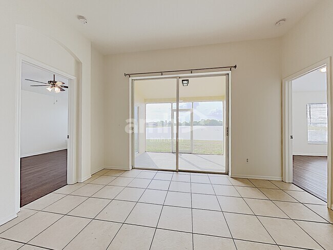 Foto del edificio - 8326 Canterbury Lake Blvd