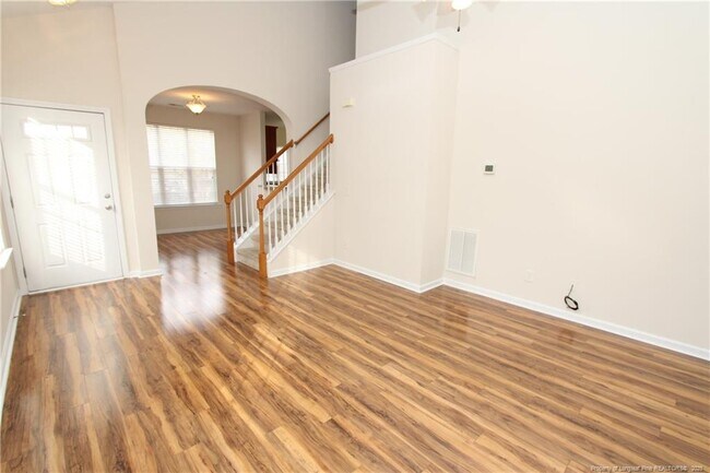 Foto del edificio - 421 Hamlet Park Dr