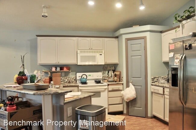 Building Photo - 3 br, 2 bath House - 5460 E. Steamboat Bend