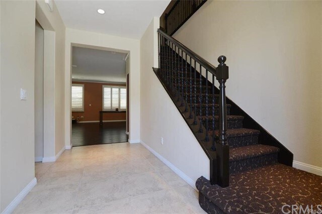 Building Photo - 308 Bronze