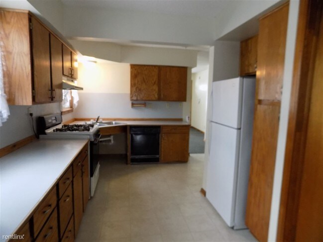Building Photo - 2064 E Scottwood Ave