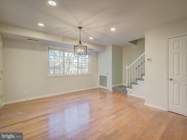 Foto del edificio - 5210 Maris Ave