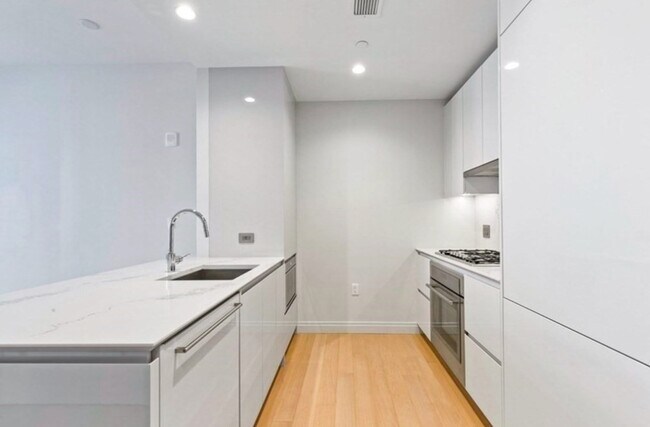 Foto del edificio - 135 Seaport Blvd
